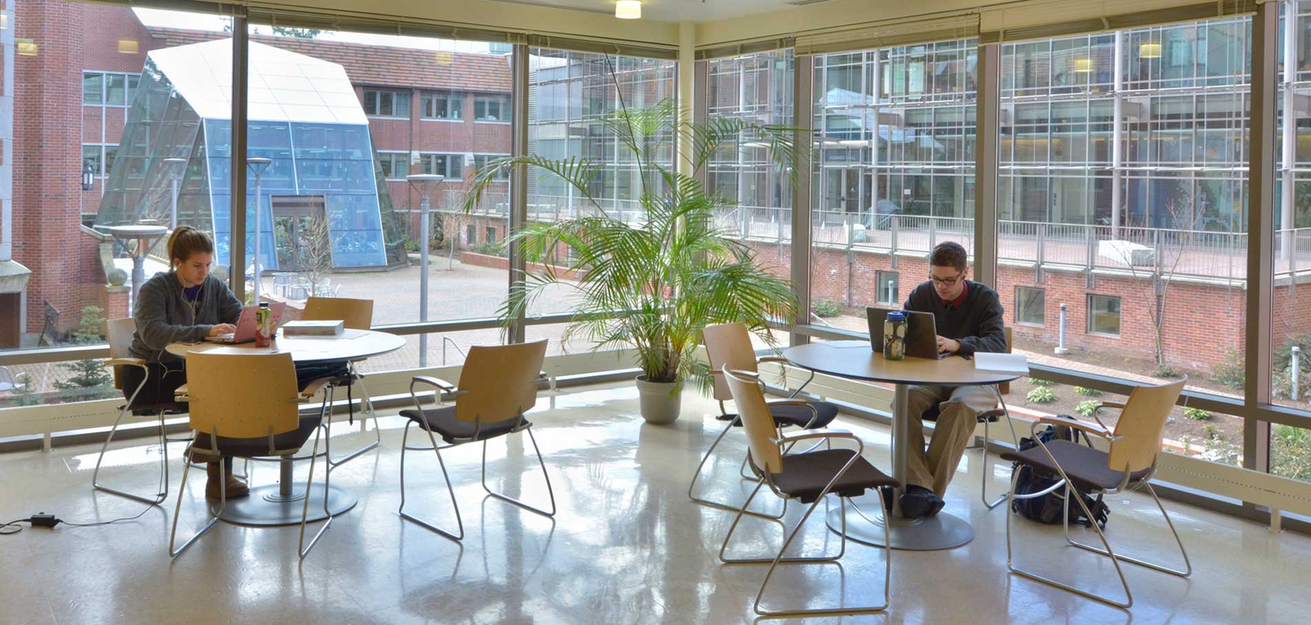 students in the lounge/study area